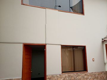 VENTA DE CASA EN SAN JUAN DE MIRAFLORES