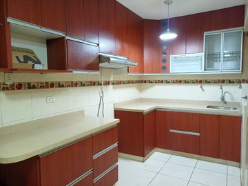 VENTA DE CASA EN SAN JUAN DE MIRAFLORES