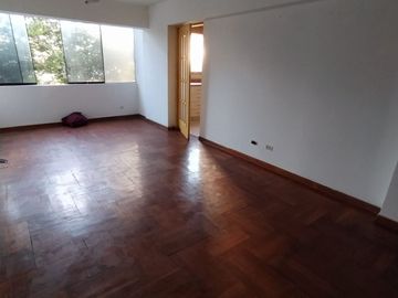 💯Se alquila Céntrico departamento sin amoblar en San Iisdro💯