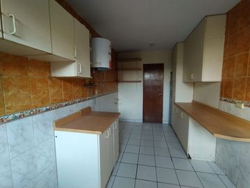 💯Se alquila Céntrico departamento sin amoblar en San Iisdro💯