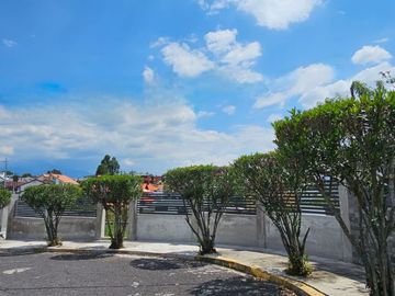 VENTA  TERRENO URBANIZACIÓN LA COLINA, VALLE DE LOS CHILLOS, QUITO