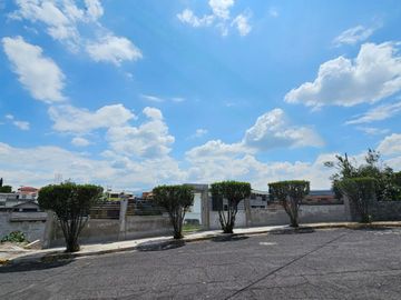 VENTA  TERRENO URBANIZACIÓN LA COLINA, VALLE DE LOS CHILLOS, QUITO