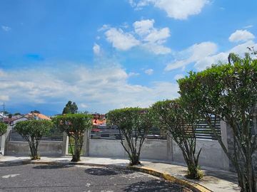 VENTA  TERRENO URBANIZACIÓN LA COLINA, VALLE DE LOS CHILLOS, QUITO