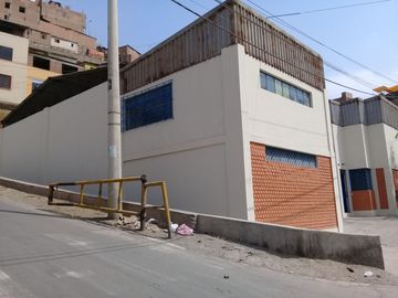 Local Industrial o Taller o Almacen en Los Rodajes 182 Urb. Industrial La Milla San Martin de Porres.