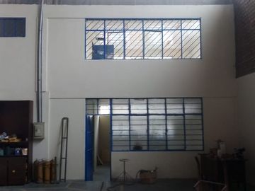 Local Industrial o Taller o Almacen en Los Rodajes 182 Urb. Industrial La Milla San Martin de Porres.