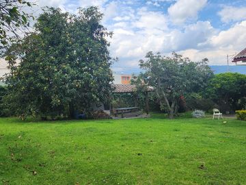 Vendo Casa de 512.91m2 con Terreno de 2386m2 en Tumbaco a 1 minuto de la Ruta Viva