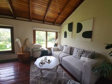 Vendo Casa de 512.91m2 con Terreno de 2386m2 en Tumbaco a 1 minuto de la Ruta Viva