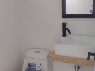 CASA EN VENTA CON ALBERCA RESIDENCIAL TERRA VITA