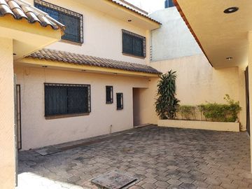 Casa Sola en Fraccionamiento Burgos Cuernavaca, Temixco, Morelos