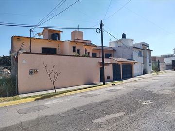 Casa Sola en Fraccionamiento Burgos Cuernavaca, Temixco, Morelos