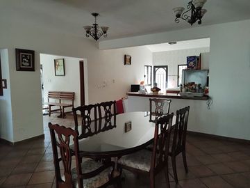 Casa Sola en Fraccionamiento Burgos Cuernavaca, Temixco, Morelos