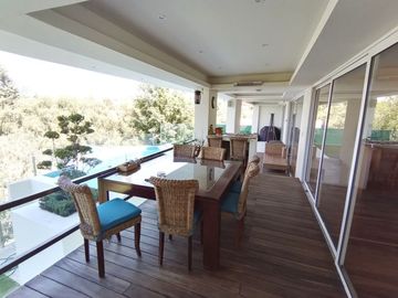 venta de Casa de Lujo con alberca y 4 recamaras en la cima, Angelopolis, Puebla