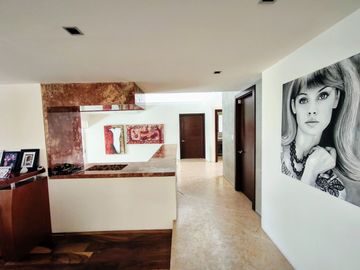 venta de Casa de Lujo con alberca y 4 recamaras en la cima, Angelopolis, Puebla