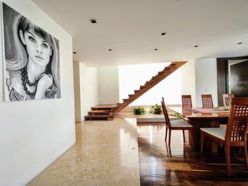 venta de Casa de Lujo con alberca y 4 recamaras en la cima, Angelopolis, Puebla