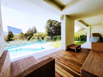 venta de Casa de Lujo con alberca y 4 recamaras en la cima, Angelopolis, Puebla