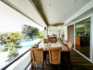 venta de Casa de Lujo con alberca y 4 recamaras en la cima, Angelopolis, Puebla