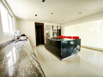venta de Casa de Lujo con alberca y 4 recamaras en la cima, Angelopolis, Puebla