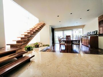 venta de Casa de Lujo con alberca y 4 recamaras en la cima, Angelopolis, Puebla