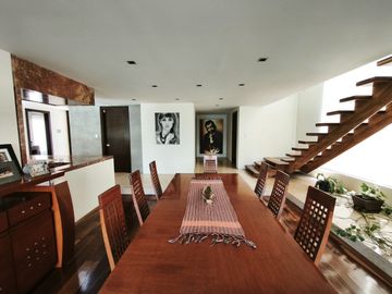 venta de Casa de Lujo con alberca y 4 recamaras en la cima, Angelopolis, Puebla
