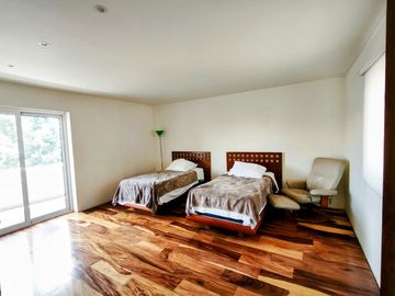 venta de Casa de Lujo con alberca y 4 recamaras en la cima, Angelopolis, Puebla