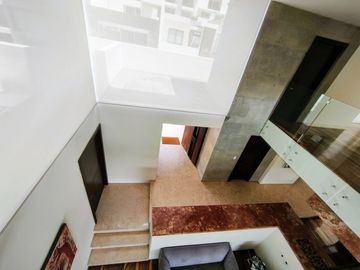venta de Casa de Lujo con alberca y 4 recamaras en la cima, Angelopolis, Puebla