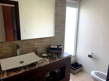 venta de Casa de Lujo con alberca y 4 recamaras en la cima, Angelopolis, Puebla