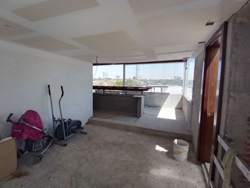venta de Casa de Lujo con alberca y 4 recamaras en la cima, Angelopolis, Puebla