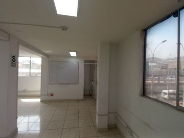 Oficinas en alquiler en Av. Los Héroes