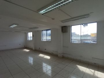 Oficinas en alquiler en Av. Los Héroes