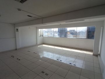 Oficinas en alquiler en Av. Los Héroes
