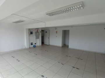 Oficinas en alquiler en Av. Los Héroes