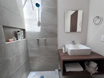 CASA EN FRACCIONAMIENTO LUCERO DEL VALLE ZAPOPAN