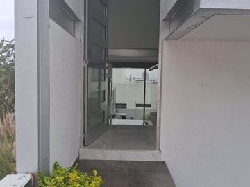HERMOSA RESIDENCIA EN VENTA EN MILENIO