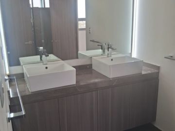 HERMOSA RESIDENCIA EN VENTA EN MILENIO