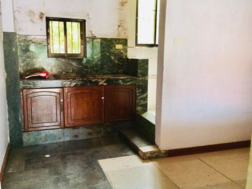 PRE-OWNED 192+ SQM. TWO-STOREY 3-BEDROOM HOUSE AND LOT IN BRGY. BUCANDALA, IMUS CITY, CAVITE NEAR CITYMALL ANABU - SM HYPERMARKET IMUS - ROBINSONS PLA