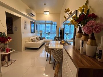 FOR SALE: Three (3) Bedroom Unit in Uptown Parksuites, BGC, Taguig
