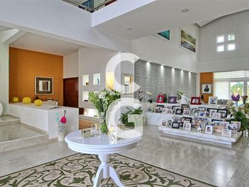Casa en Venta en Cancun en Residencial Campestre con 6 Recamaras