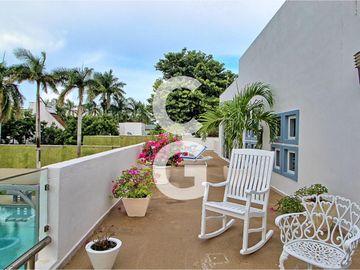 Casa en Venta en Cancun en Residencial Campestre con 6 Recamaras