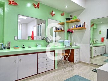 Casa en Venta en Cancun en Residencial Campestre con 6 Recamaras