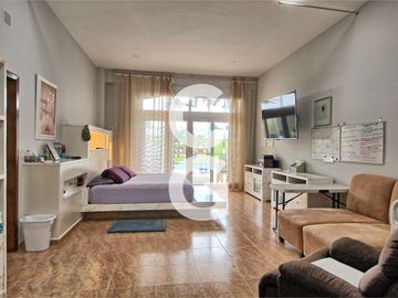 Casa en Venta en Cancun en Residencial Campestre con 6 Recamaras