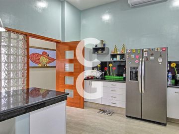 Casa en Venta en Cancun en Residencial Campestre con 6 Recamaras