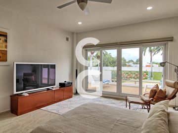 Casa en Venta en Cancun en Residencial Campestre con 6 Recamaras