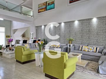 Casa en Venta en Cancun en Residencial Campestre con 6 Recamaras