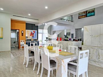 Casa en Venta en Cancun en Residencial Campestre con 6 Recamaras
