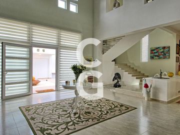 Casa en Venta en Cancun en Residencial Campestre con 6 Recamaras