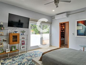 Casa en Venta en Cancun en Residencial Campestre con 6 Recamaras
