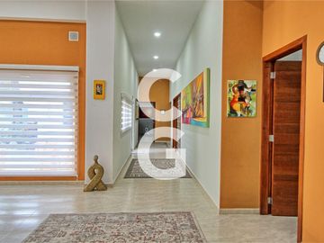 Casa en Venta en Cancun en Residencial Campestre con 6 Recamaras