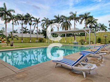 Casa en Venta en Cancun en Residencial Campestre con 6 Recamaras