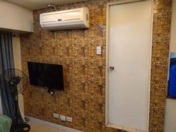 2 BR Furnished Condo in Victoria Tower, QC