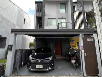 Loft style townhome for sale at The Urbana 3